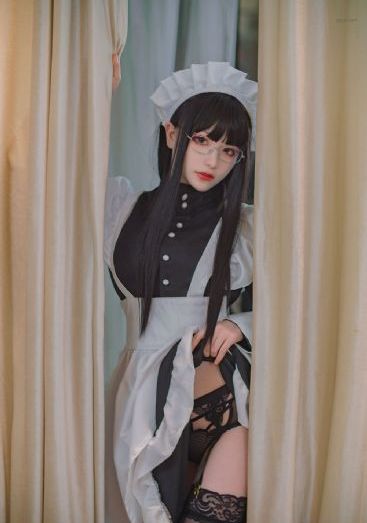 被迫成为女同学的脚奴袜奴