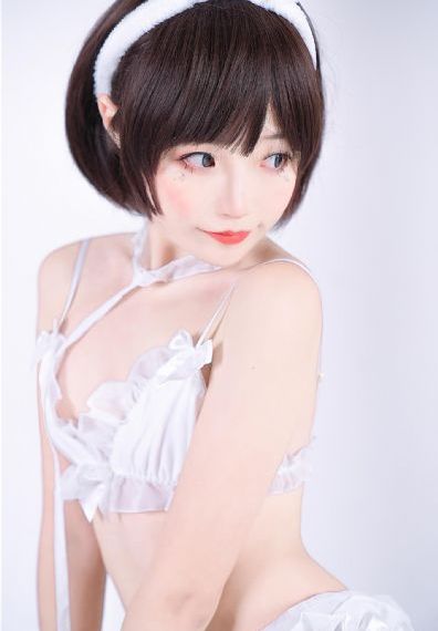年轻的母亲高清