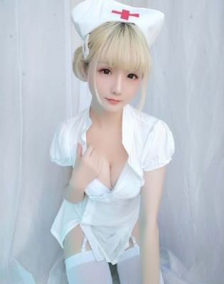 张开腿被九个男人调教h视频