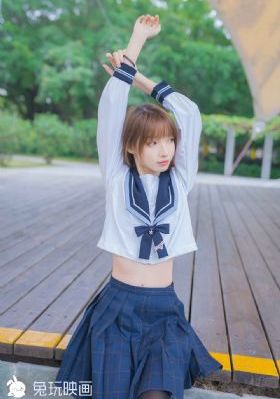 年轻的善良的女教师5免费观看