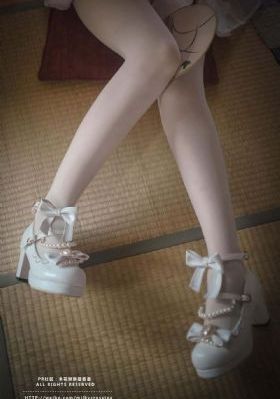 少妇厨房与子伦