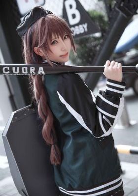 《不扣钮的女孩》