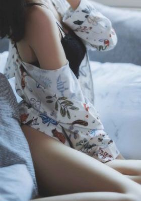 女大学生沙龙室3